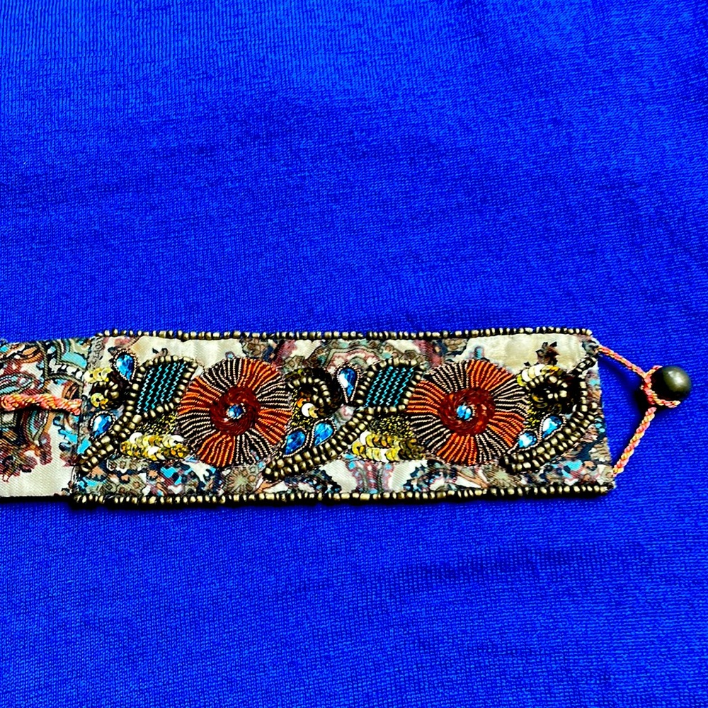 100% Silk Beaded Banana Republic Bracelet